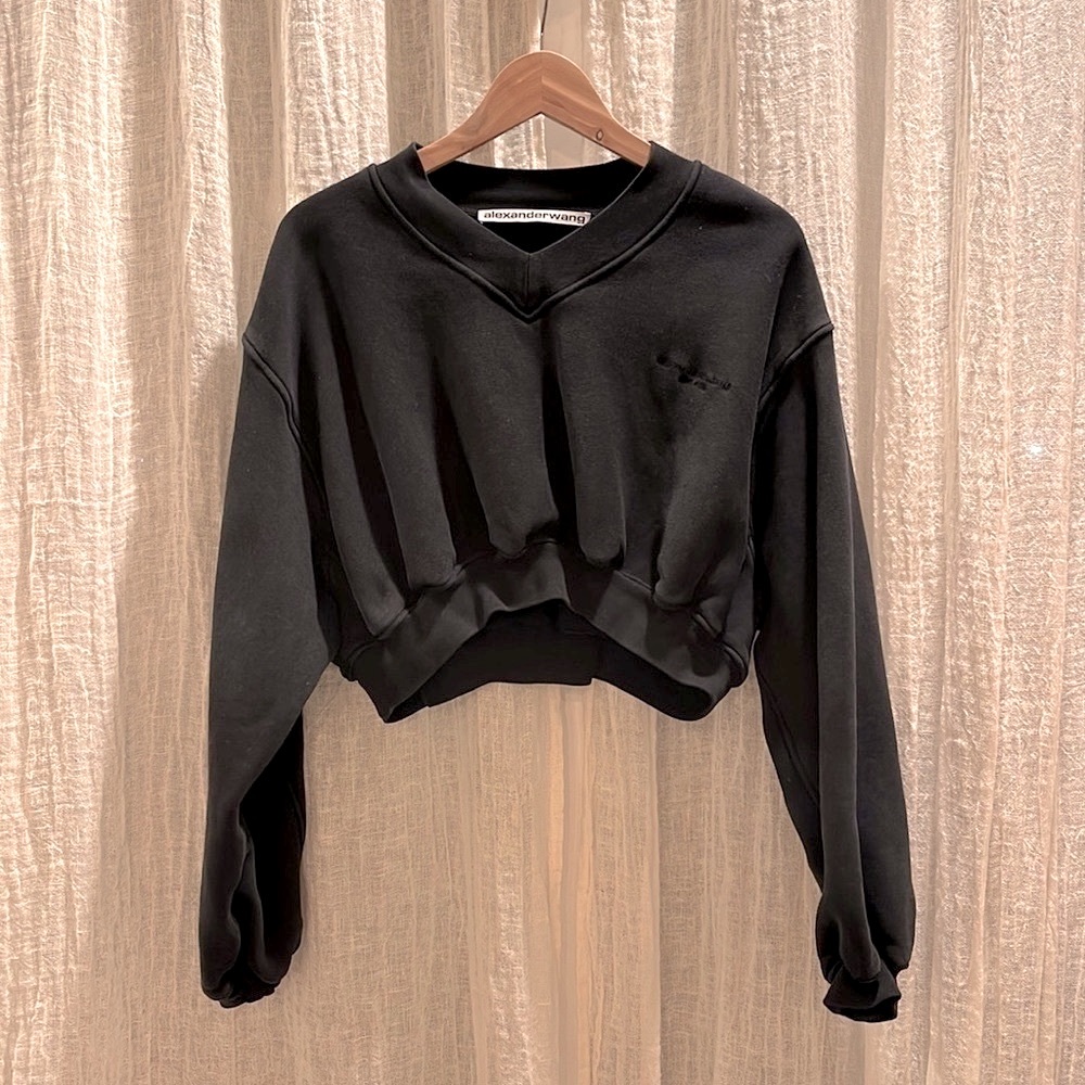 Alexander Wang
Black Cropped V-Neck Sweater